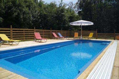 Swimming pool, Drei Jahreszeiten in Kopingsvik