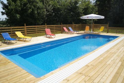 Swimming pool, Drei Jahreszeiten in Kopingsvik
