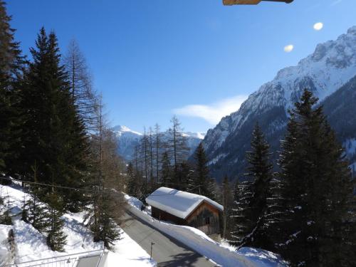 Apartment Piz Mundin by Interhome in 施皮斯