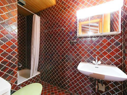 Bathroom, Apartment Eldorado 321 by Interhome in Bagnes