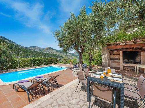  Holiday Home Es Barracar - CMI105 by Interhome in Caimari