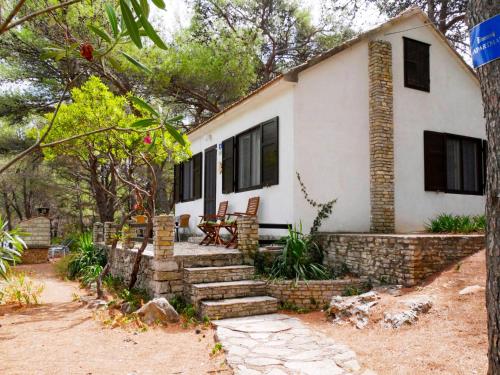  Holiday Home Neli - ISO305 by Interhome in Rogač