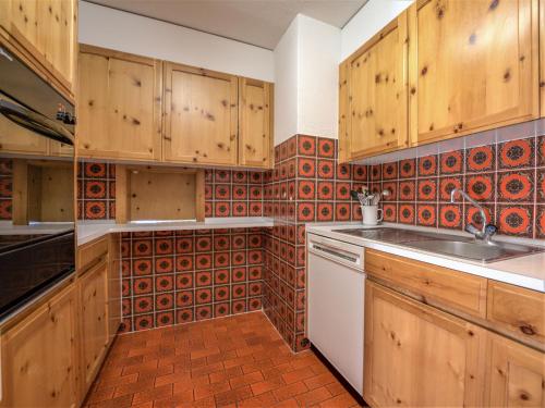 Apartment Chesa La Sajetta 12 by Interhome in Silvaplana