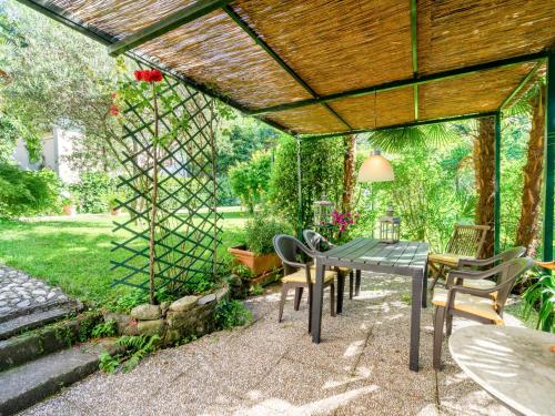  Apartment Magda by Interhome in Porto Valtravaglia