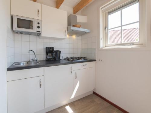  Holiday Home Zeeuwse Cottage De Stelhoeve-4 by Interhome in Wemeldinge