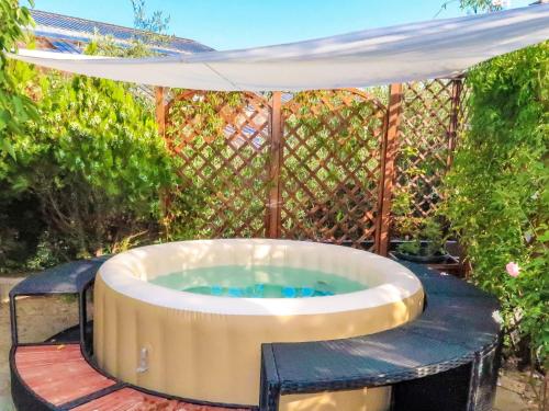  Apartment Angolo di Sole by Interhome in Poggio