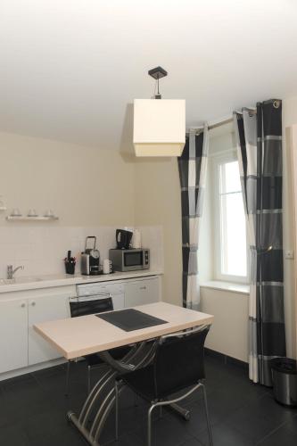 ห้องครัว, Aux Jardins de L'Isle in เวียน