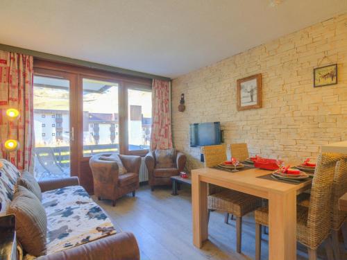 Apartment Le Curling B-38 by Interhome - Location saisonnière - Tignes