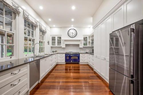 Location perfect to visit the sunny coast with panoramic views