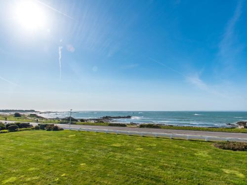 Studio Les Trois Iles-2 by Interhome in Quiberon