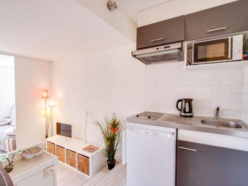 Studio Les Marinas-9 by Interhome Studio Les Marinas-9 by Interhome