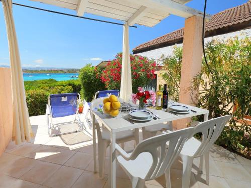  Apartment Vista Mare 4 by Interhome, Ferienwohnung in Pittulongu 
