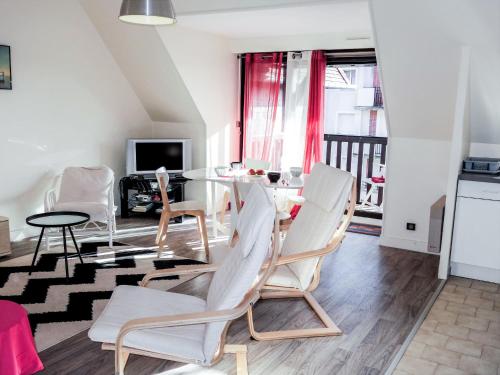 Apartment Les Jardins du Yacht Club by Interhome - Location saisonnière - Deauville