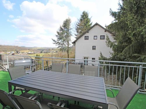 Holiday Home Eifelnatur - Haus 2-4 by Interhome in 伊梅拉特