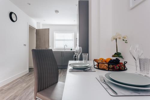 Picture of Central 2 Double Bedroom Flat With Parking