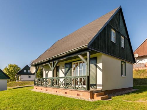 Holiday Home Holiday Hill 38 by Interhome