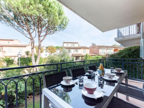 Apartment Le Clos des Vignes by Interhome in La Mole