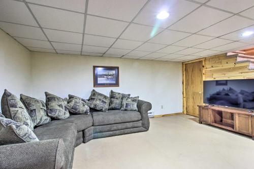 Cozy Crosby Cabin Near Serpent Lake + Main St in Deerwood (MN)