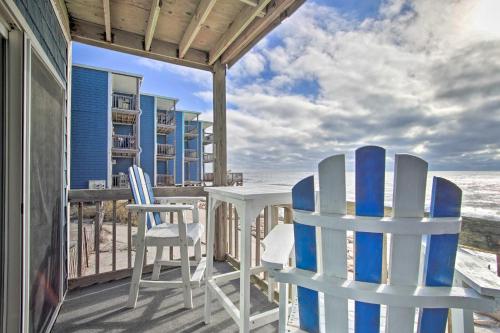 North Topsail Beach Escape with Ocean Views! in North Topsail Beach, USA