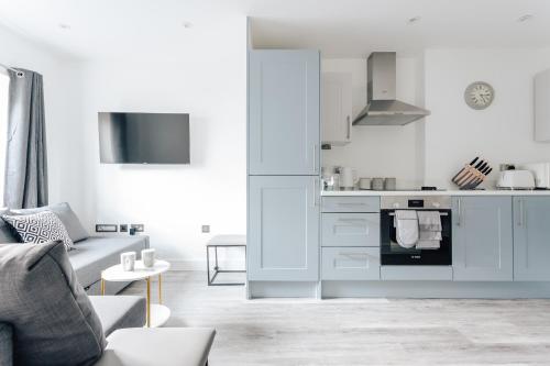 Spacious two bedroom flat near town centre
