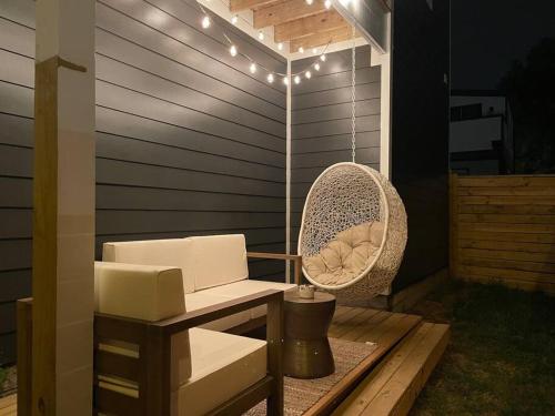 Downtown Cocktail Hideaway - 1br Loft w Gorgeous City Views