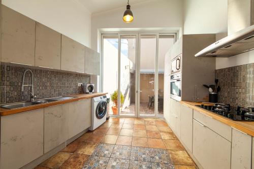 Kitchen, Casa Bela in Estômbar