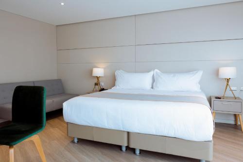 Double Room with Balcony image 1