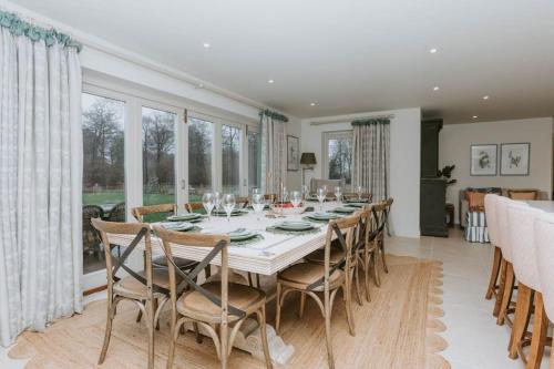Hayward House, Hot Tub, Large Garden in Nettlebed