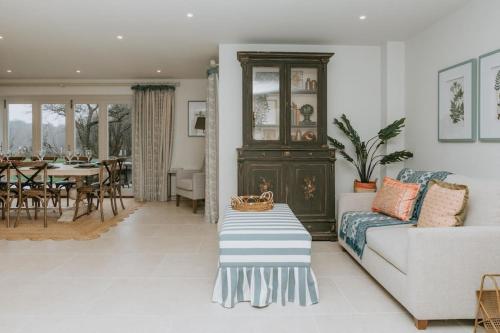 Hayward House, Hot Tub, Large Garden in Nettlebed