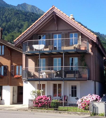  Haus am See, Pension in Därligen