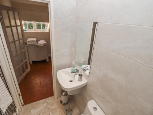 Ashfield Studio - image 12