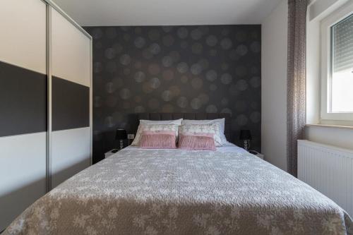 Seaside luxury villa with a swimming pool Privlaka, Zadar - 18508