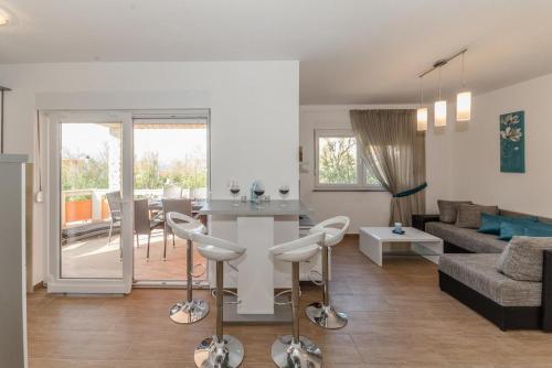 Apartments by the sea Vir - 18546, Vir (photo 9)