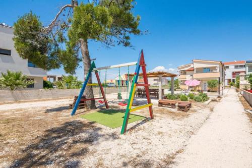 Apartments by the sea Privlaka, Zadar - 18601, Vir (photo 7)