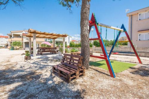 Apartments by the sea Privlaka, Zadar - 18601, Vir (photo 8)