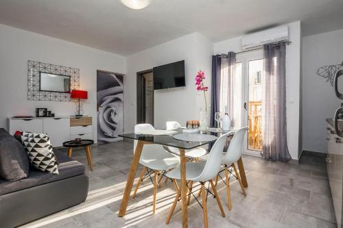 Apartments by the sea Vir - 18554