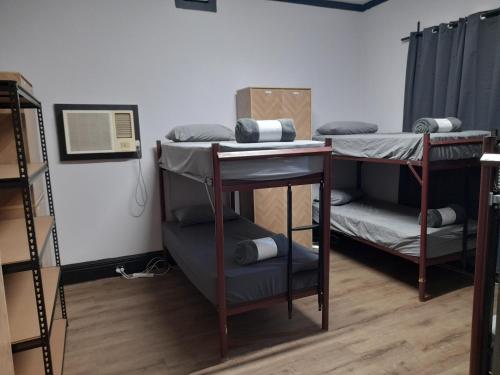 Ozi Inn Backpackers - Perth -Valid International Passport Required – Perth, IL