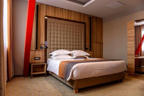 Ramada by Wyndham Ramnicu Valcea - image 9