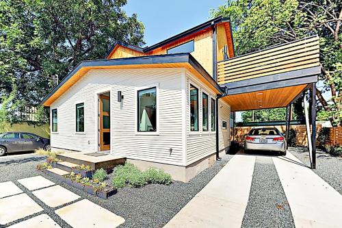 Cozy Austin Hideaway in Austin, USA