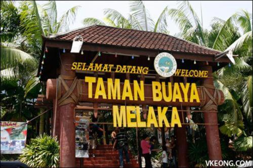 Kayu Manis Semi-D Homestay
