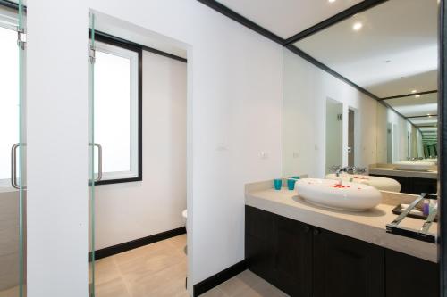 Gorgeous Villa in Kata walk to the beach and cafes