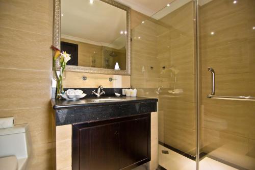 room detail thumbnail 2