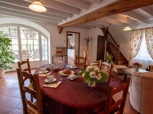 Gîte Courcelles, 5 pièces, 8 personnes - FR-1-590-19 gîte à louer Le Plessis