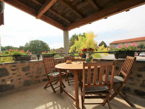 Charmant Gîte à Lavaudieu avec Terrasse, Proche Sites Touristiques et Commerces - FR-1-582-219 gîte à louer Lavaudieu