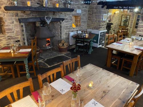 Restoran, Crosskeys Inn Guest Rooms in Wye Valley in Goodrich