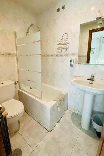 Hostal Sol Naciente - image 4