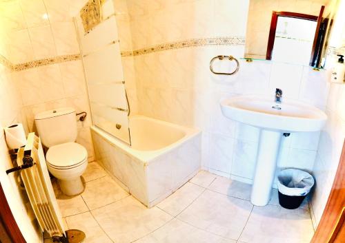 Hostal Sol Naciente - image 5