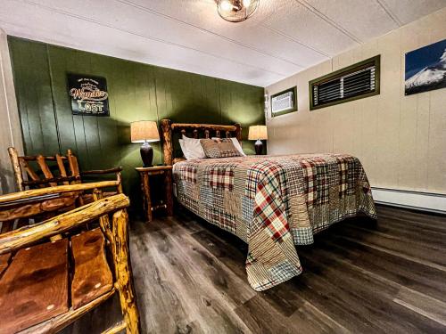 . Lone Fir Resort