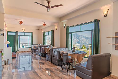 Trimurti Pine Valley Resort in Tatapani