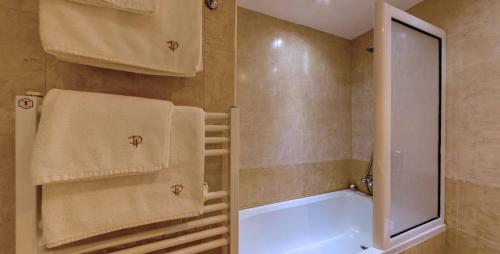 Troyan Plaza Hotel - image 12